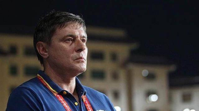 斯托伊科维奇掌舵：塞尔维亚足球的复兴之路