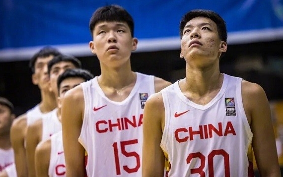 U19 男篮世界杯：中国男篮踏上征程
